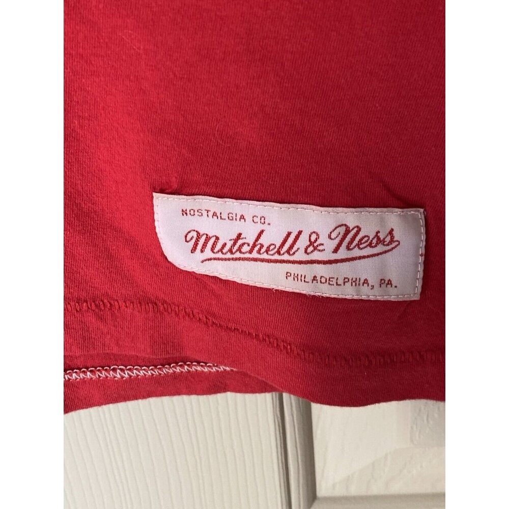 Mitchell & Ness Red S/S T-Shirt Men's Size M Medium Spell-Out Tailored Fit - Picture 4 of 11